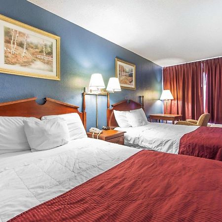 Econo Lodge Кливланд Екстериор снимка