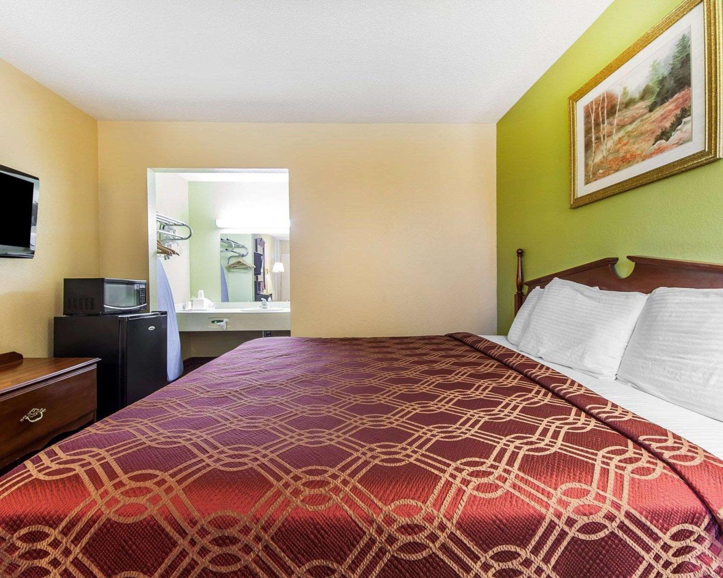 Econo Lodge Кливланд Екстериор снимка
