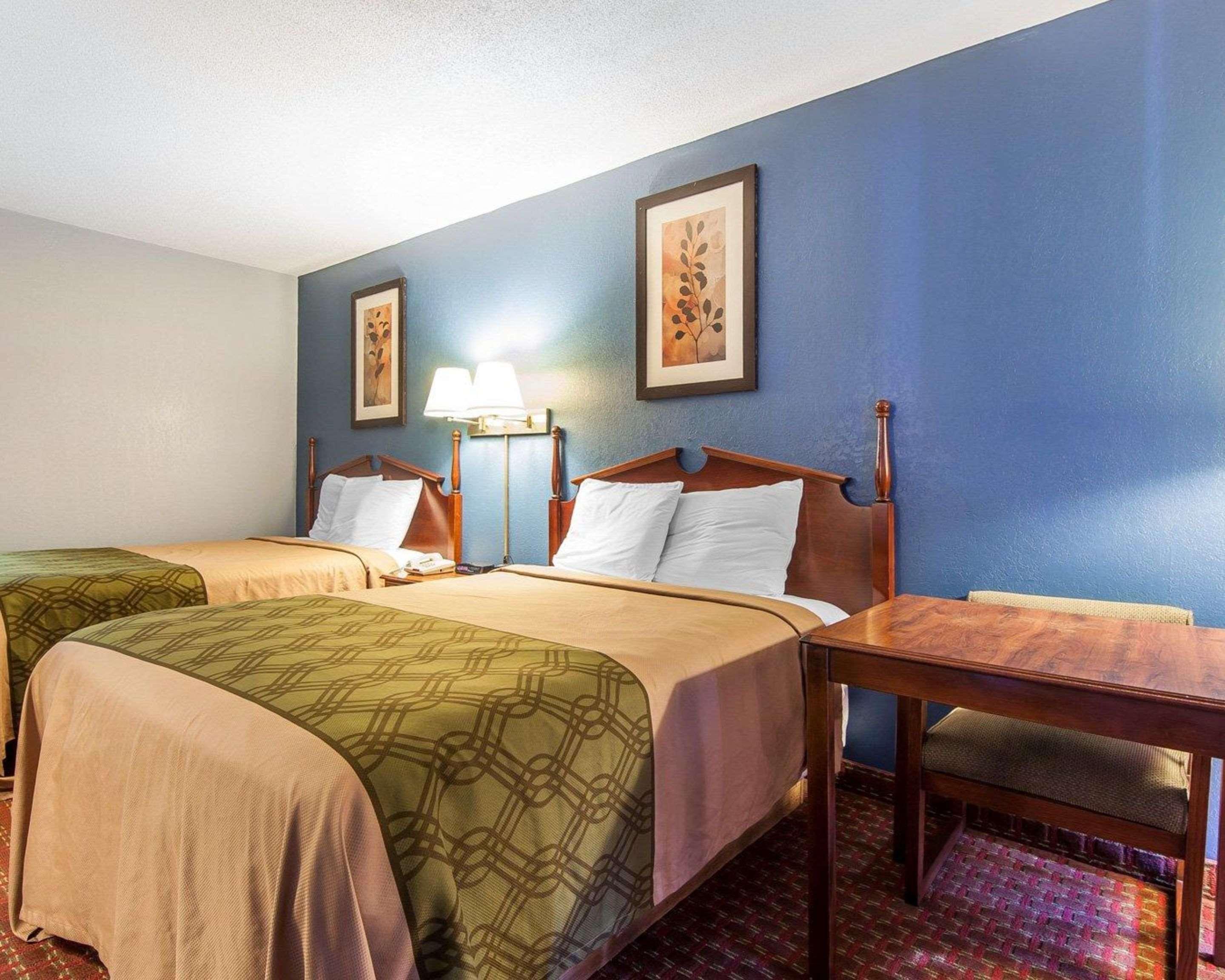Econo Lodge Кливланд Екстериор снимка