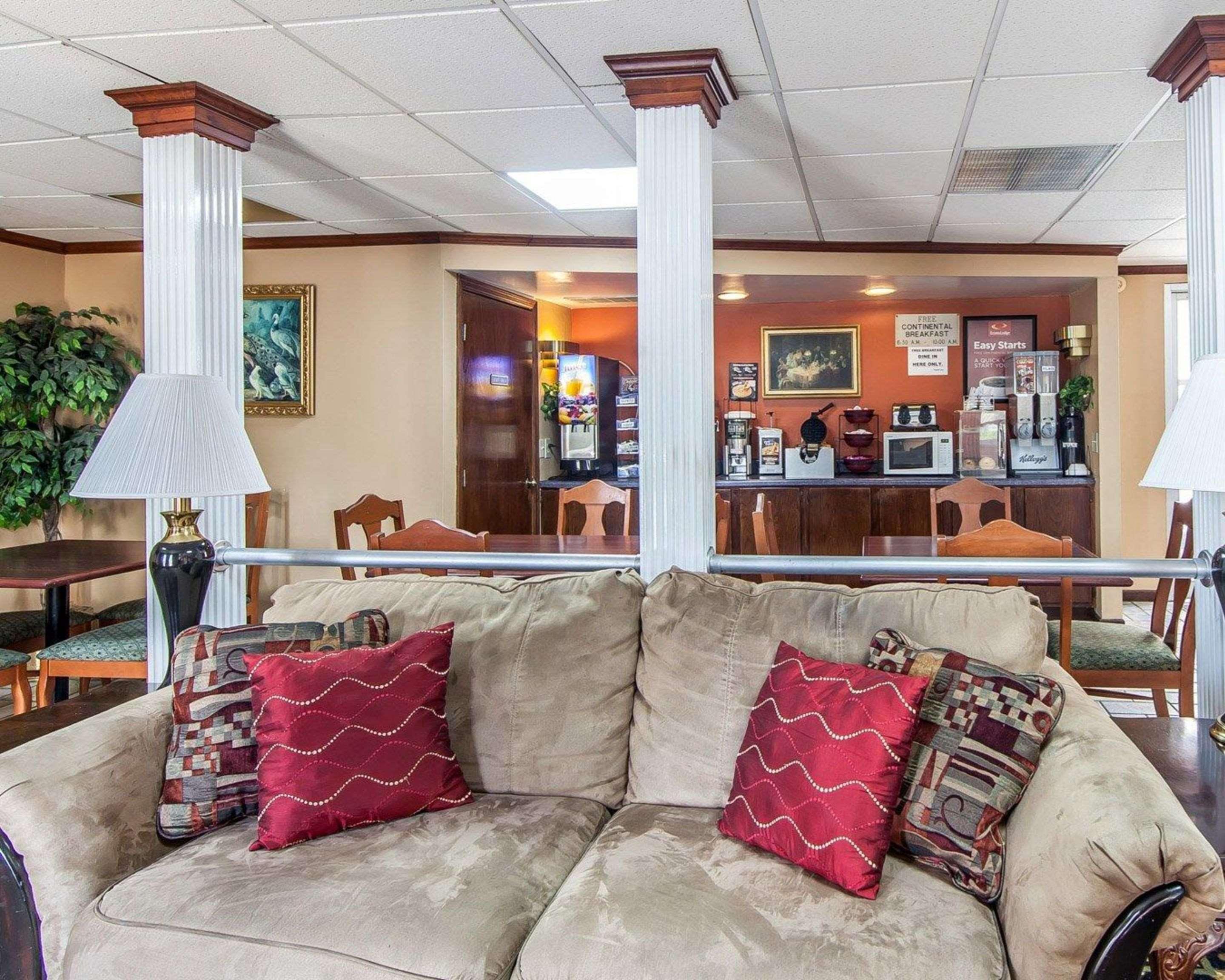 Econo Lodge Кливланд Екстериор снимка
