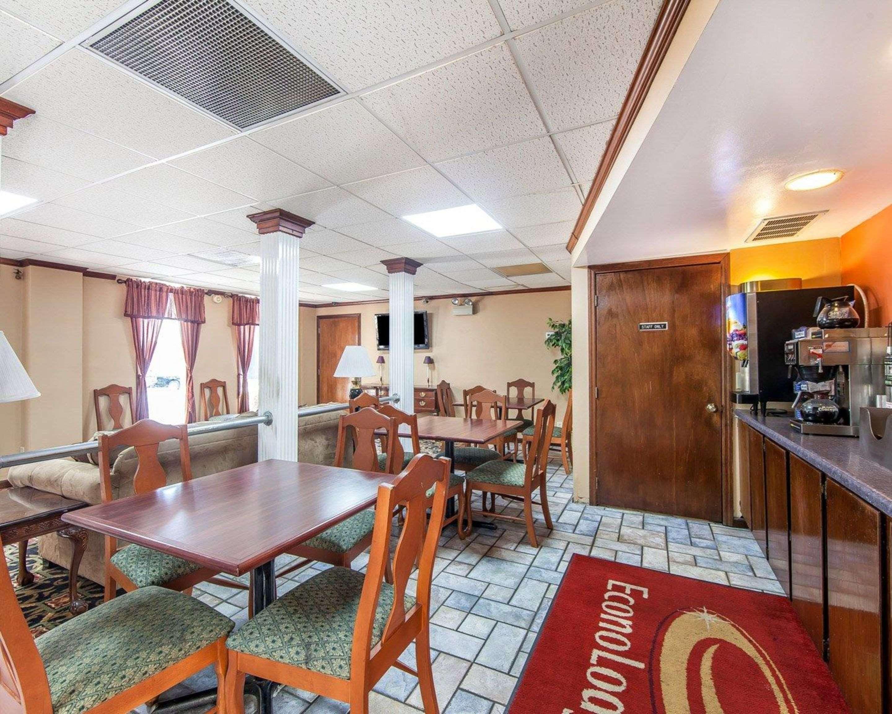 Econo Lodge Кливланд Екстериор снимка