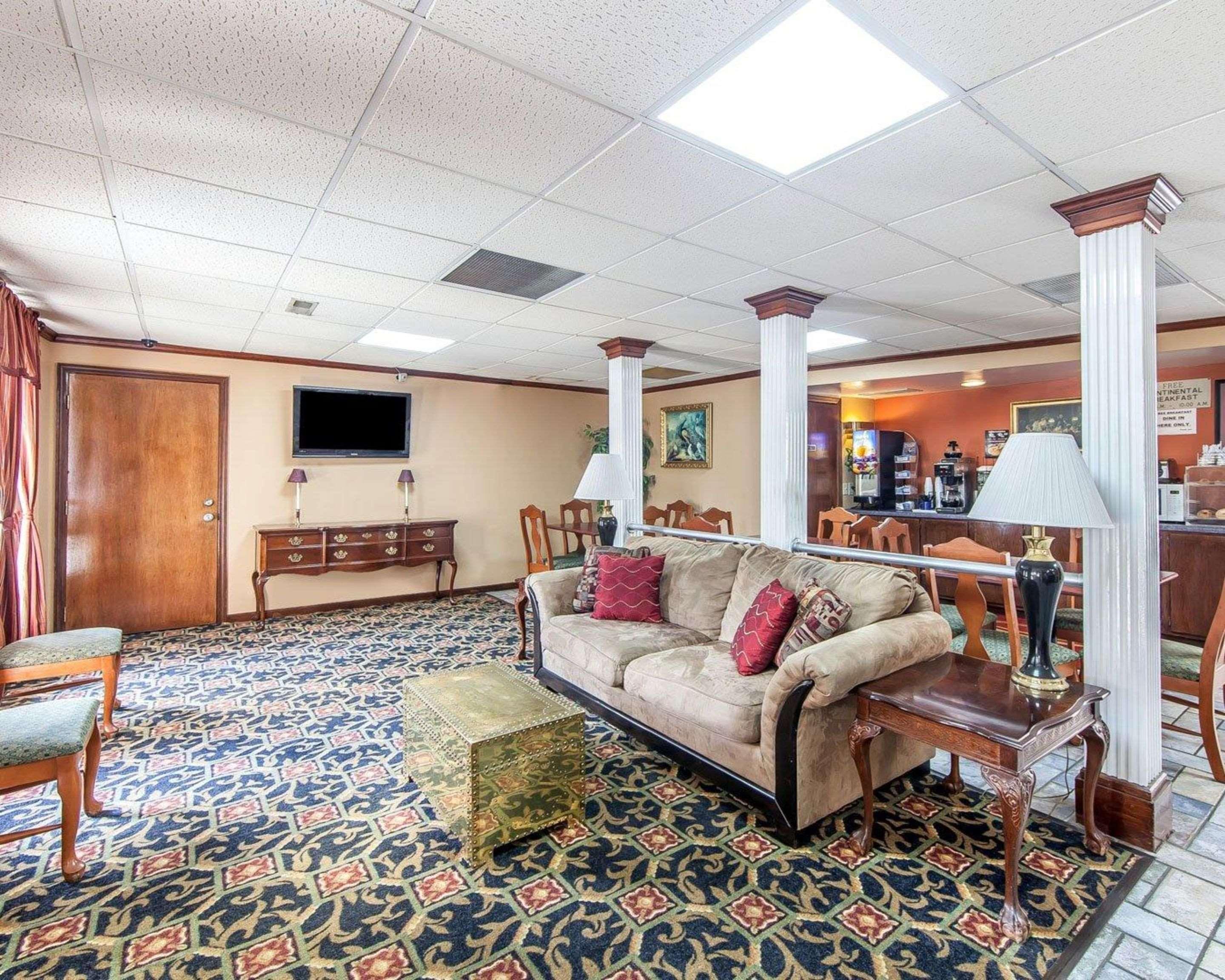 Econo Lodge Кливланд Екстериор снимка